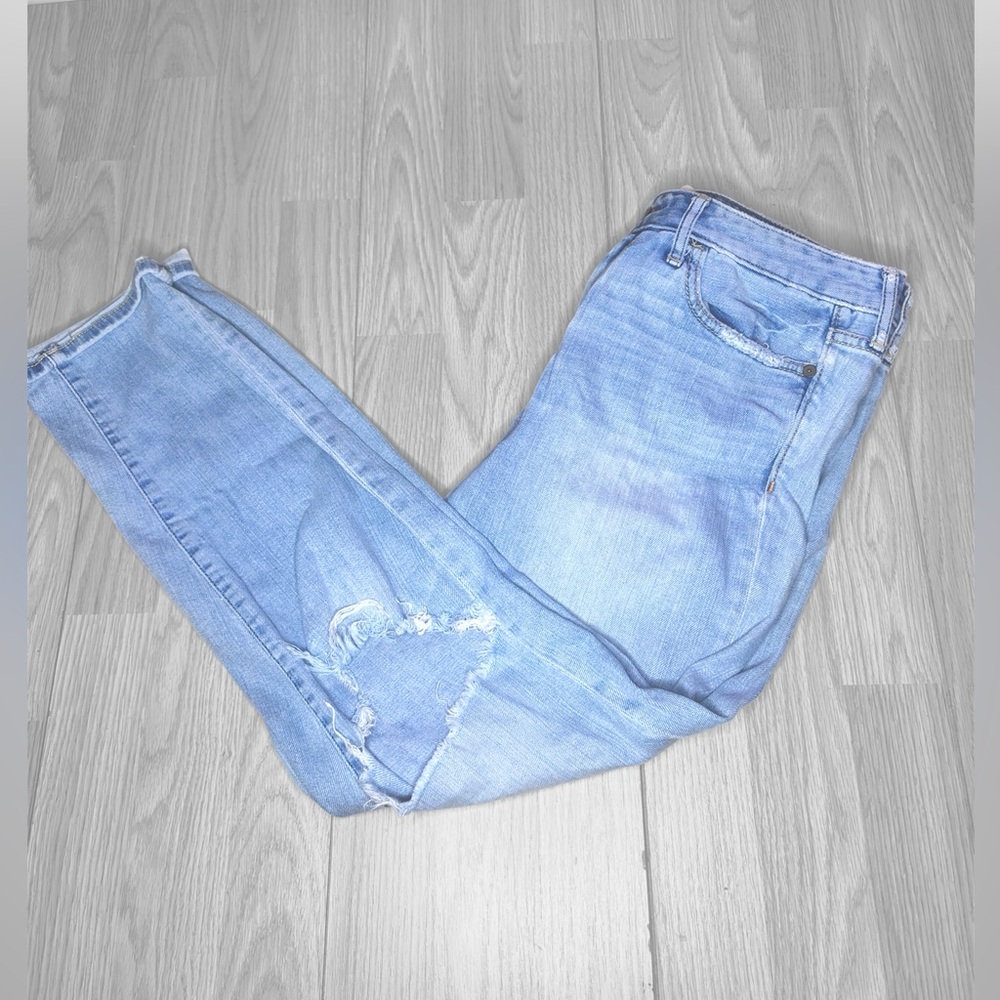 ABERCROMBIE & FITCH Women’s Light Blue Wash Ripped Jeans - Picture 2 of 11